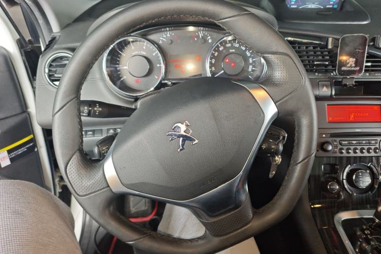 Used Peugeot 3008 2013 2.0L Automatic Trend Edition Steering Wheel
