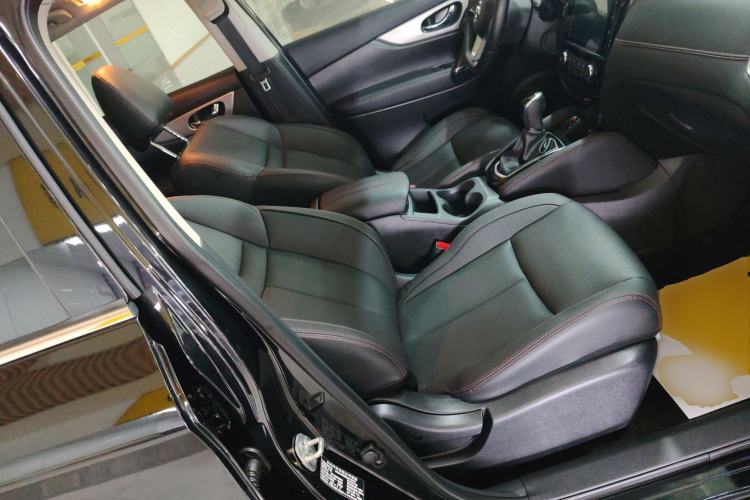 Used Nissan Qashqai 2021 2.0L CVT Luxury Edition Right Front Seat