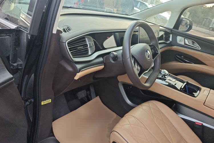 Used Denza D9 2024 DM-i 980 Four-Wheel Drive Flagship Model
