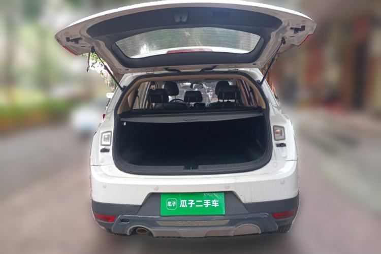 Used Baojun 560 2015 1.8L manual luxury version Trunk