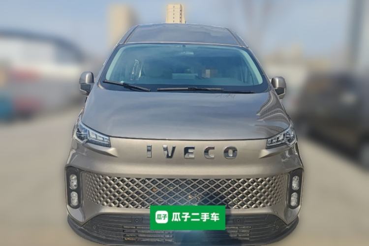 Used Iveco Fidato 2023 C33 Passenger Van 2.0T 110 kW Manual Transmission Starlight Edition High Roof Front