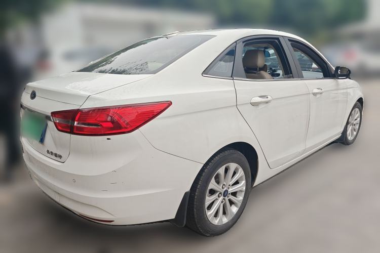 Used Ford Escort 2015 1.5L Automatic Fashion Model
