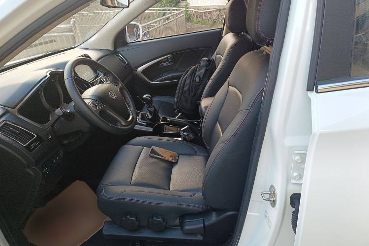 Used Huatai Santa Fe 2016 1.5T Gasoline Manual Two-Wheel Drive Smart Enjoyment i3 Model
