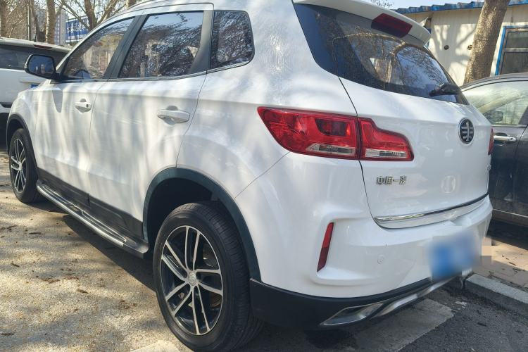 Used Bestune X40 2017 1.6L Manual Luxury Edition Exterior 2