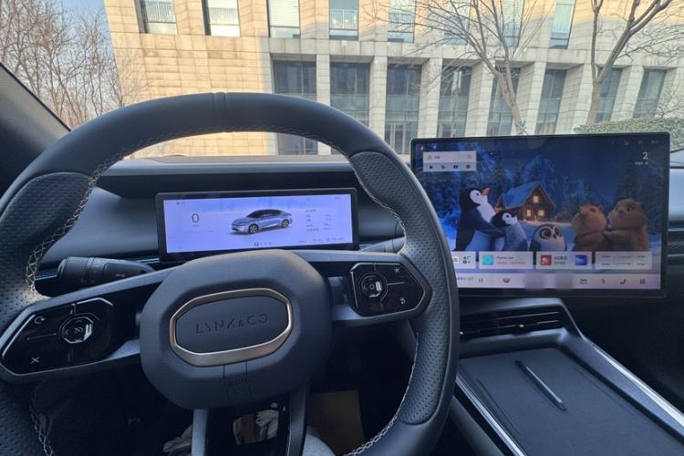 Used Lynk & Co 07 2024 EM-P 126 Long-Range Halo