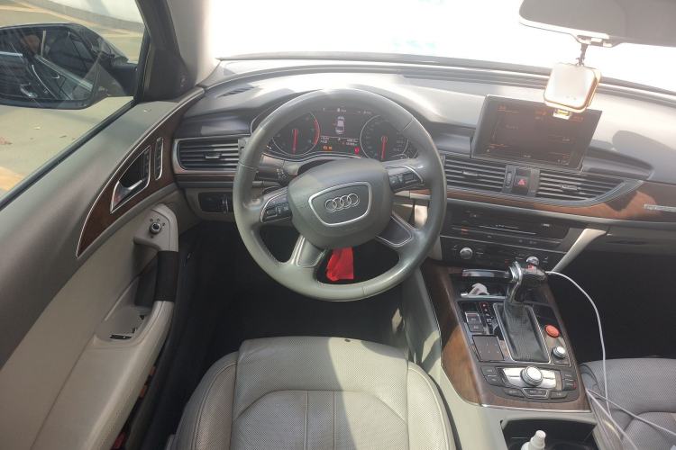 Used Audi A6L 2012 35 FSI quattro Luxury Model Steering Wheel