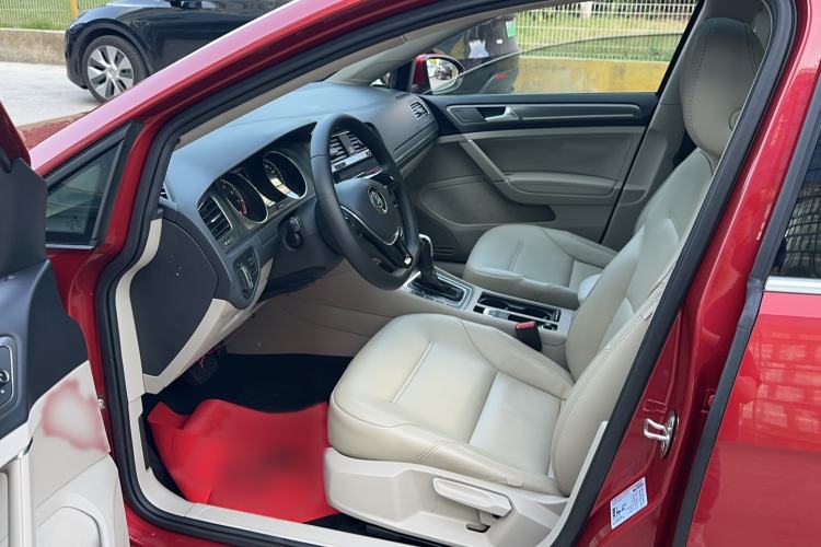 Used Volkswagen Golf 2016 230TSI Automatic Comfort Version Left Front Seat