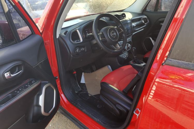 Used Jeep Renegade 2017 180T Automatic High-Energy Version
