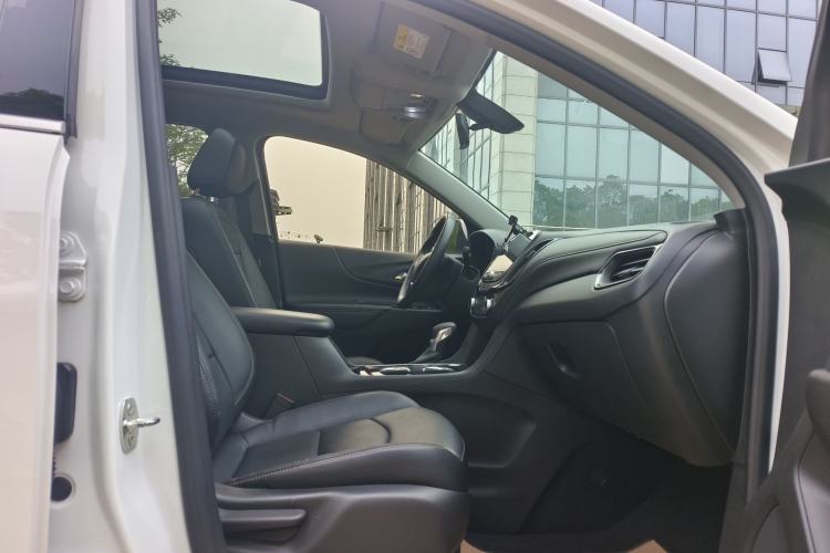 Used Chevrolet Equinox 2021 535T Yujie Edition Right Front Seat