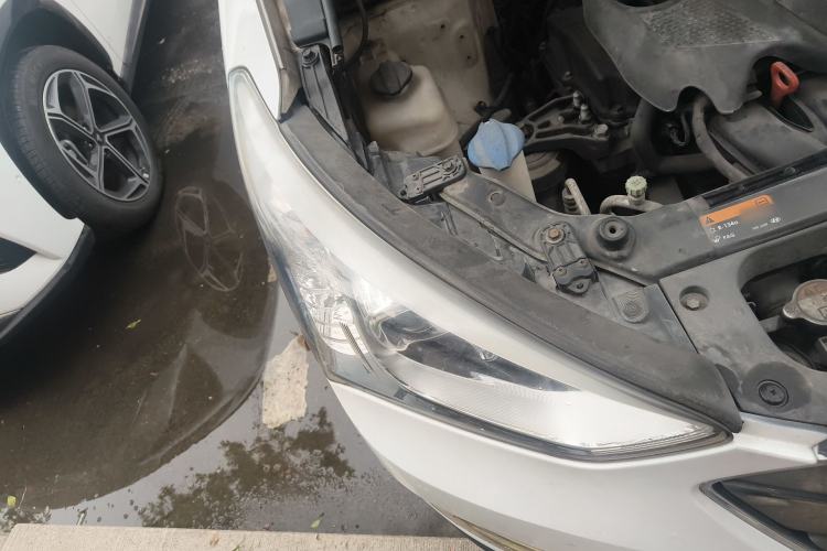 Used Hyundai Santa Fe 2013 2.4L Automatic Two-Wheel Drive Smart Version