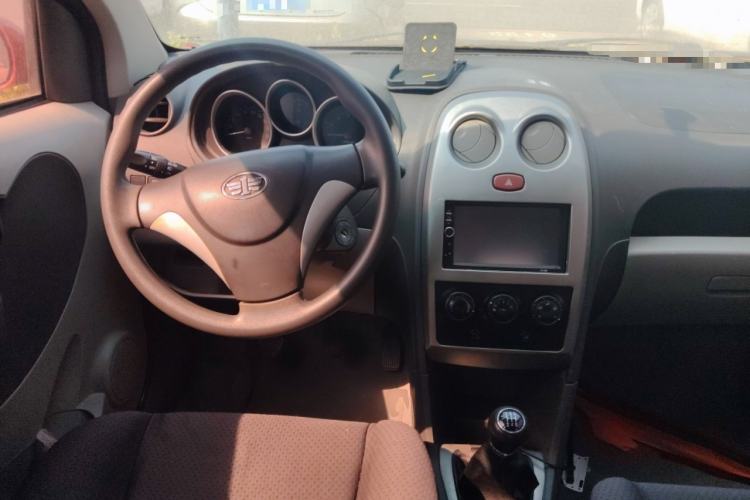 Used FAW Weizhi V2 2010 1.3L Manual Luxury Version
