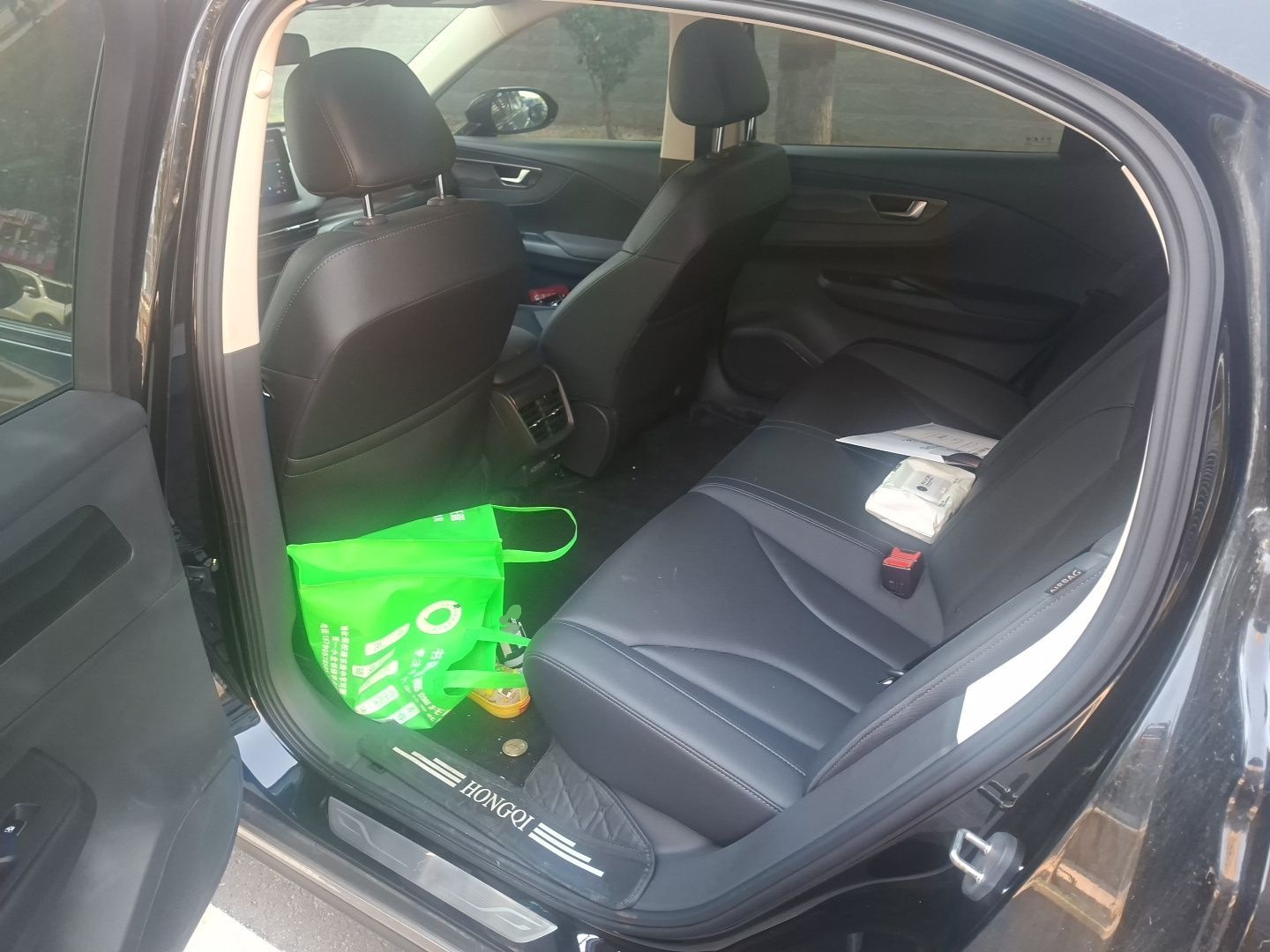 Hongqi E-QM5 2022 431 km Charge & Enjoy Edition — снимка 17