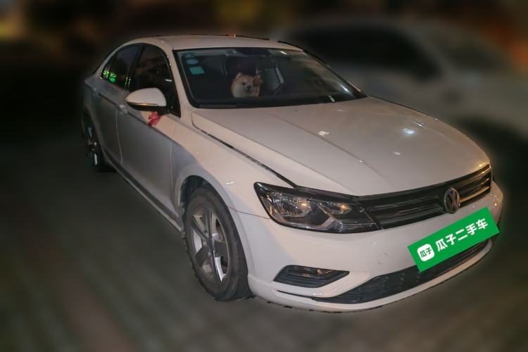 Used Volkswagen Lamando 2015 230TSI DSG Fashion Edition Front Right 45 Deg