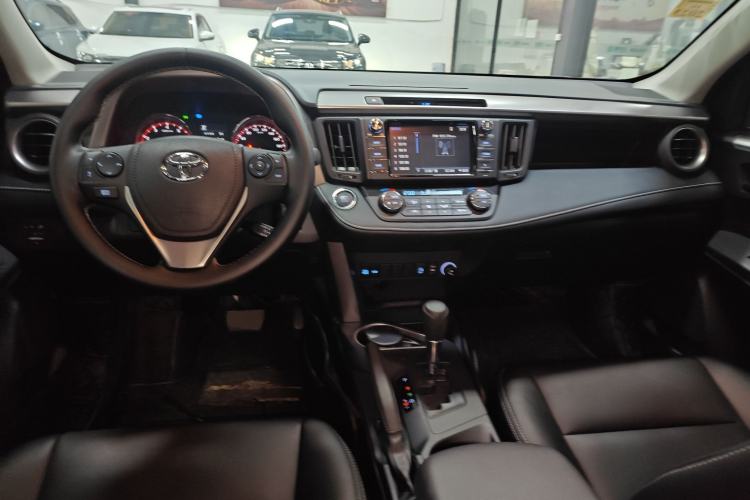 Used Toyota RAV4 2019 2.0L CVT Two-Wheel Drive Fashion X Limited Edition China VI Standard