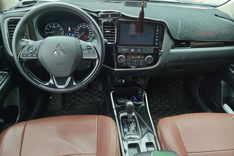 Used Mitsubishi Outlander 2019 2.0L Two-Wheel Drive Comfort Edition 5 Seats China VI Standard