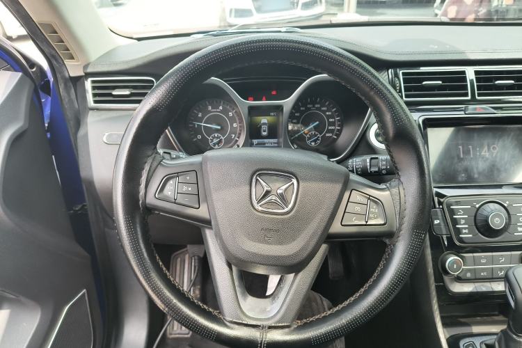 Used JMC Yusheng S330 2016 1.5L GTDi Automatic Two-Wheel Drive Fashion Edition Steering Wheel