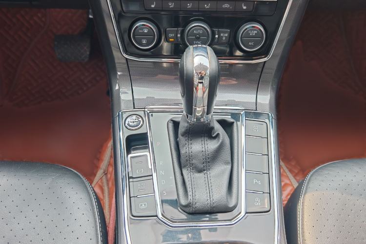 Used Volkswagen Passat 2017 380TSI DSG Prestige Edition Gear Lever