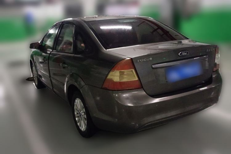 Used Ford Focus 2013 Sedan Classic 1.8L Manual Fashion Edition
