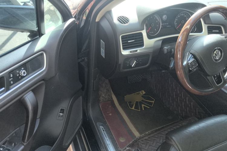 Used Volkswagen Touareg 2015 3.0 TSI Audacious Limited Edition Driver Seat