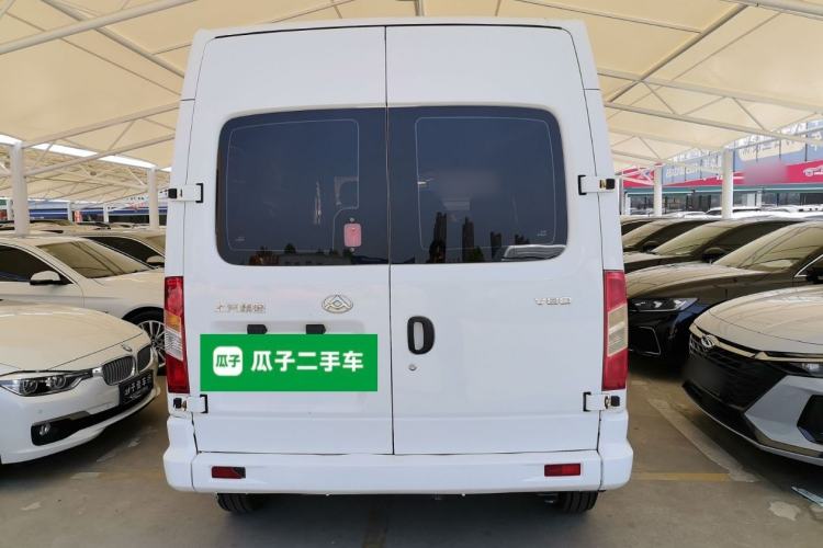 Used SAIC MAXUS Xintu V80 2021 2.0T Manual Classic Aoyuntong Short Wheelbase Mid-Roof 5/6-Seater