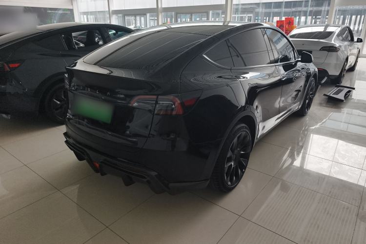 Used Tesla Model Y 2023 Long-Range All-Wheel-Drive Version