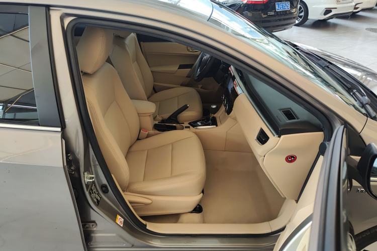 Used Toyota Corolla 2014 1.6L CVT GL Right Front Seat