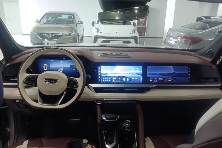 Used Geely Auto Monjaro L 2021 2.0TD DCT EVO Two-Wheel Drive Prestige Version Center Console