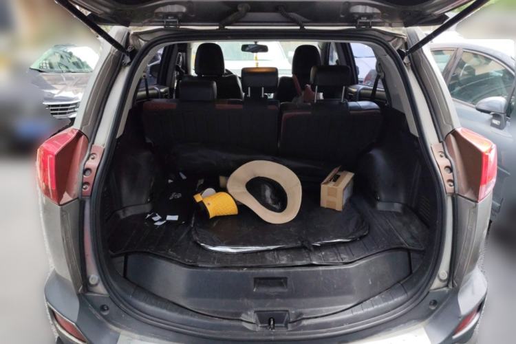 Used Toyota RAV4 2015 2.5L Automatic 4x4 Elite Edition Trunk