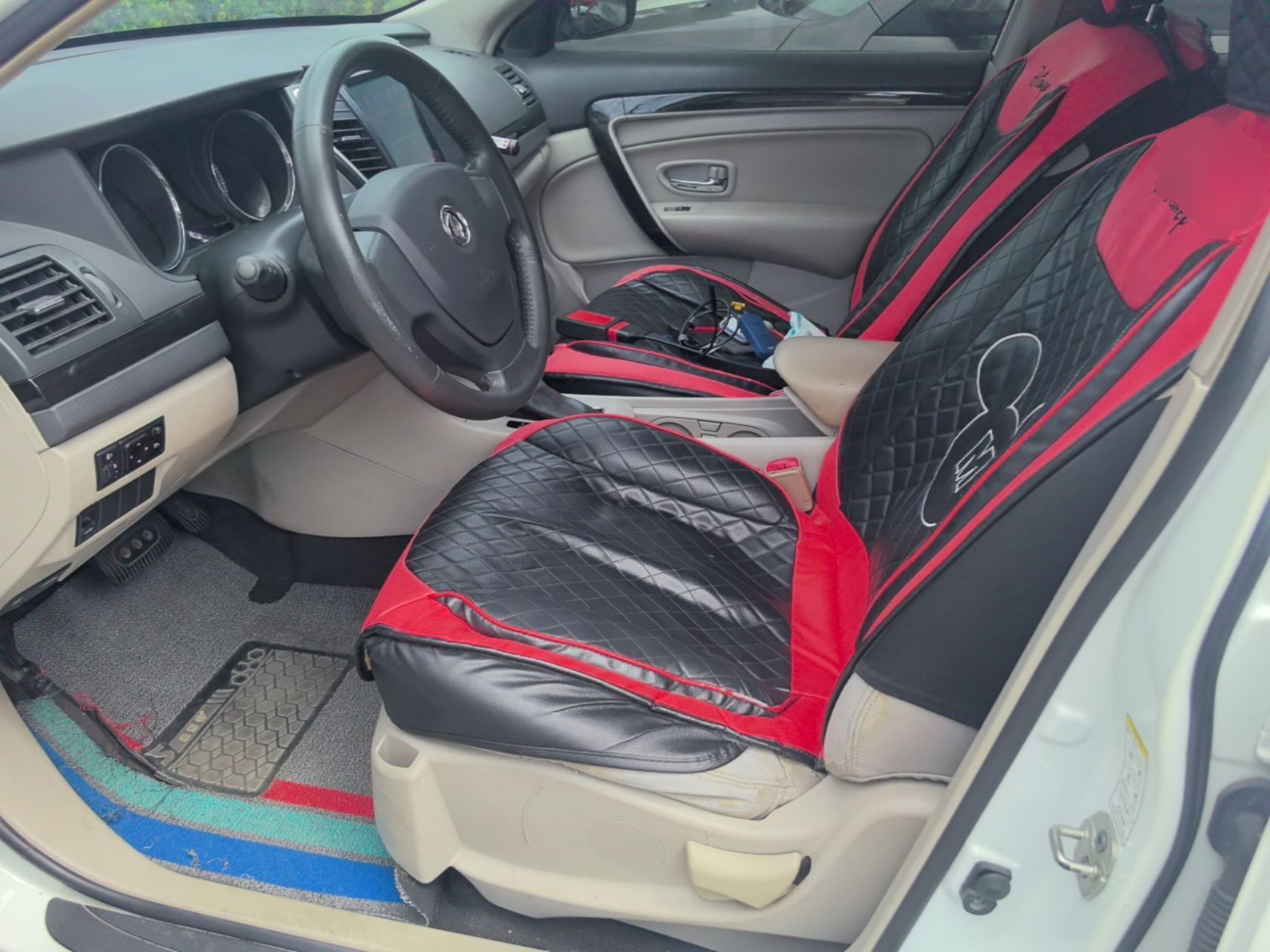 Interior delantero