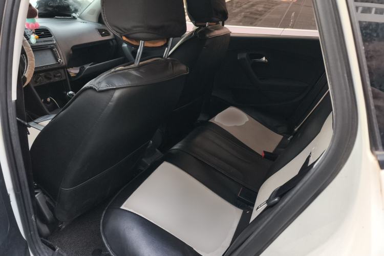 Used Volkswagen Polo 2016 1.4L Manual Fashion Model
