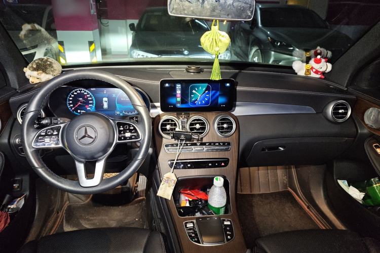 Used Mercedes-Benz GLC 2021 GLC 300 L 4MATIC Dynamic Model Center Console