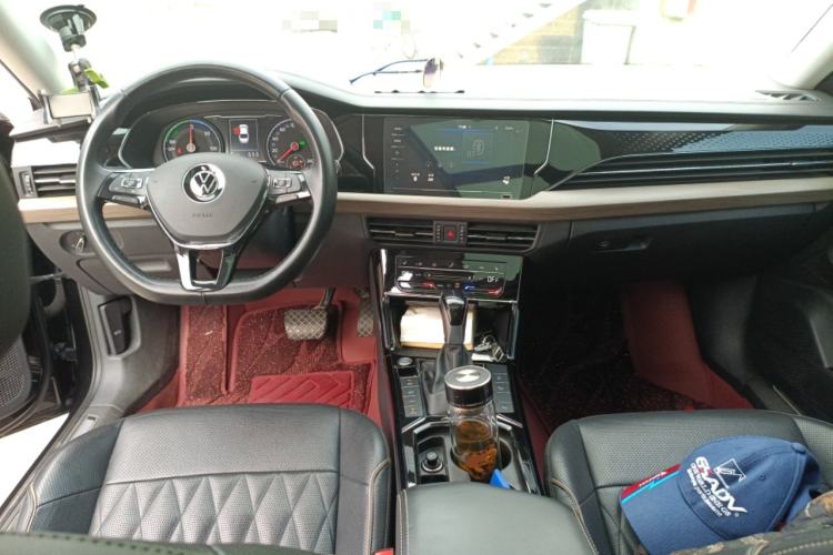 Used Volkswagen Passat New Energy 2020 430 PHEV Hybrid Luxury Edition China VI Standard Center Console