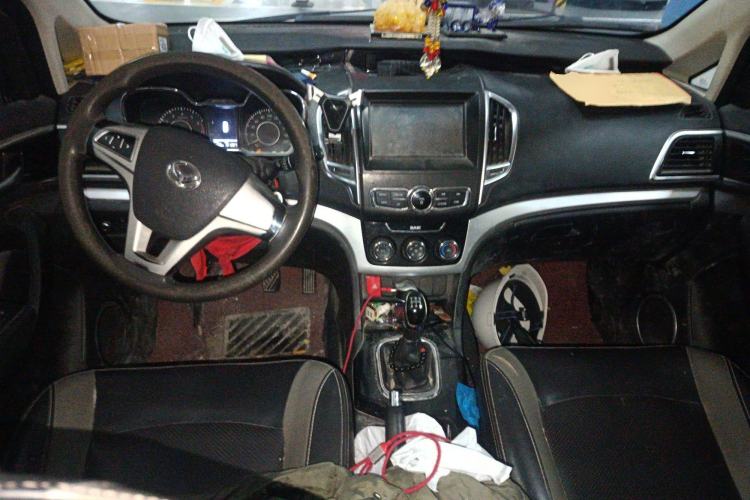 Used HYOSOW H3 2015 1.5L manual luxury version
