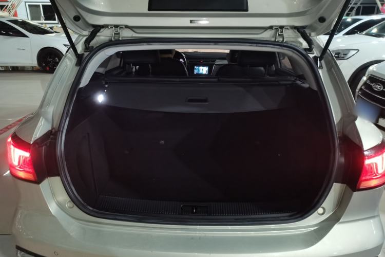 Used Roewe Ei5 2019 Luxury Edition Trunk