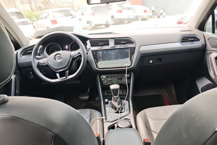 Used Volkswagen Tiguan L 2020 330TSI Automatic Two-Wheel Drive Panoramic Comfort Edition China VI Standard Center Console