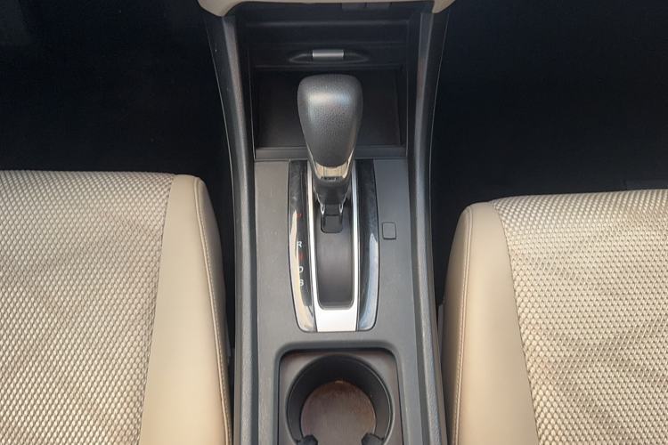 Used Honda Jade 2013 1.8L automatic Comfort version 5 seats