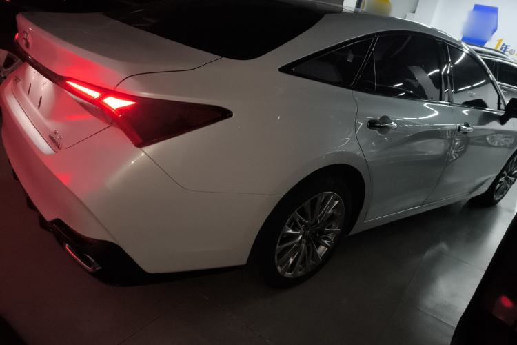 Used Toyota Avalon 2022 Dual-Engine 2.5L XLE Premium Edition Rear Right 45 Deg