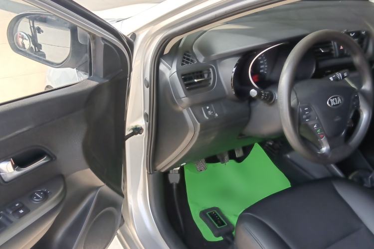 Used Kia K2 2015 Sedan 1.4L MT GLS