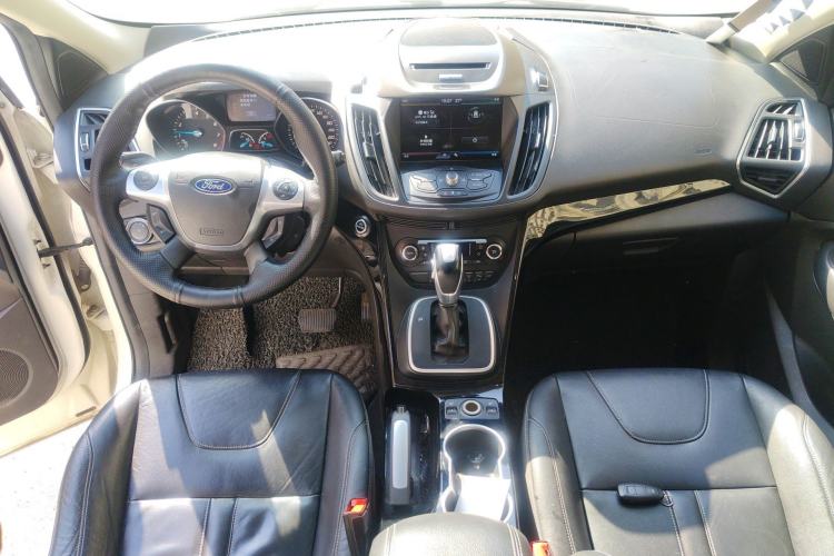 Used Ford Kuga 2013 2.0L GTDi Four-Wheel-Drive Sport Model Center Console