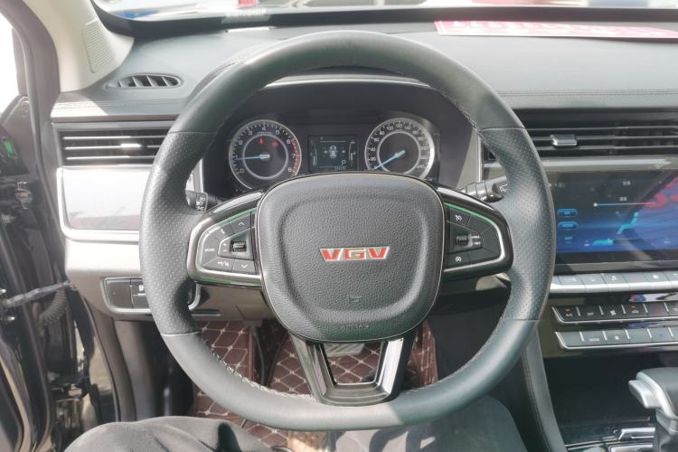 Used Sinotruk VGV U70 2020 1.5T Automatic Smart Enjoyment Elite Navigation Version 7 Seats Steering Wheel