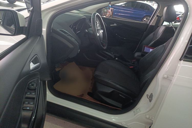 Used Ford Focus 2012 Hatchback 1.6L Automatic Fashion Edition
