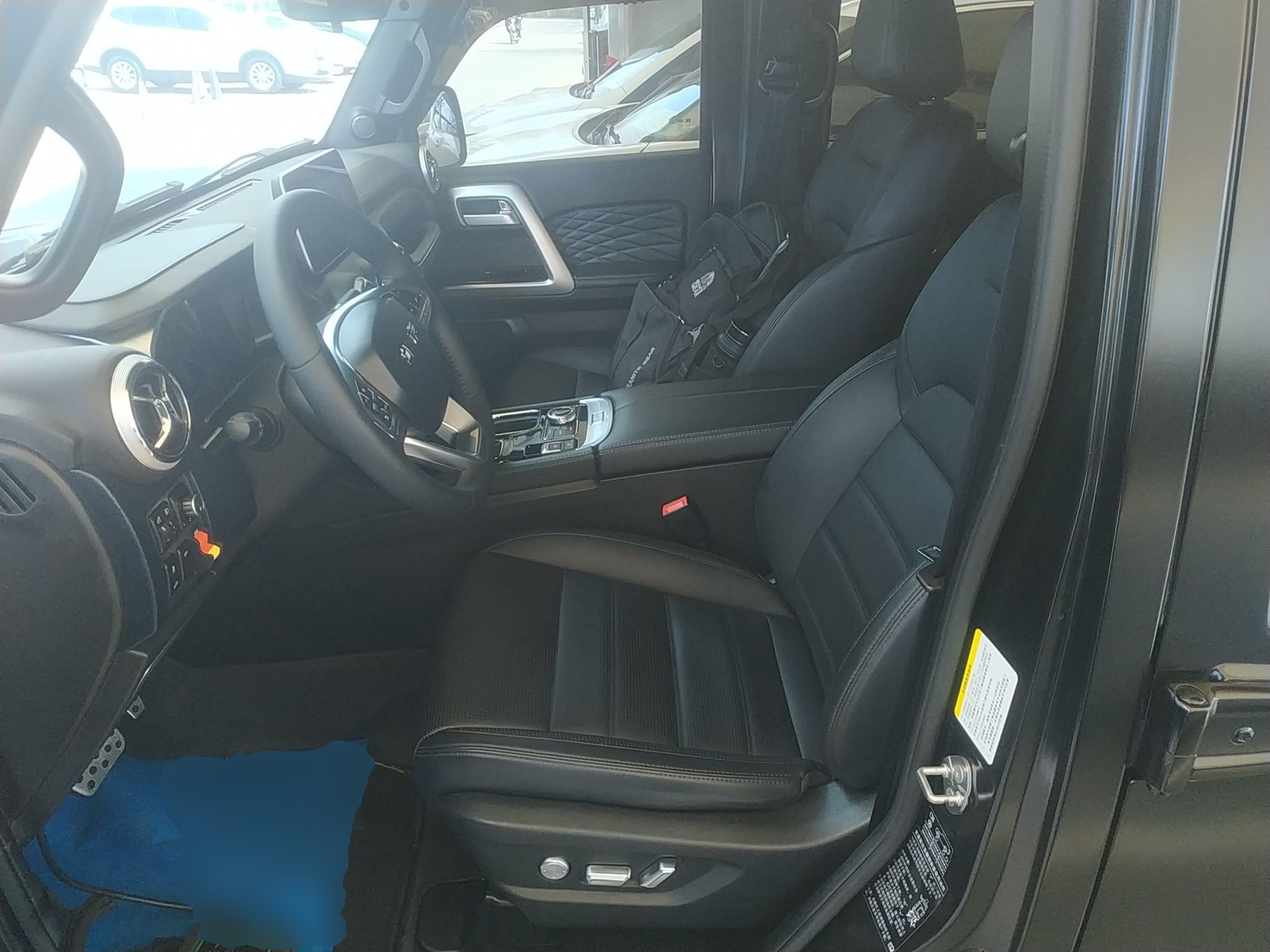 Переднее сиденье в автомобиле