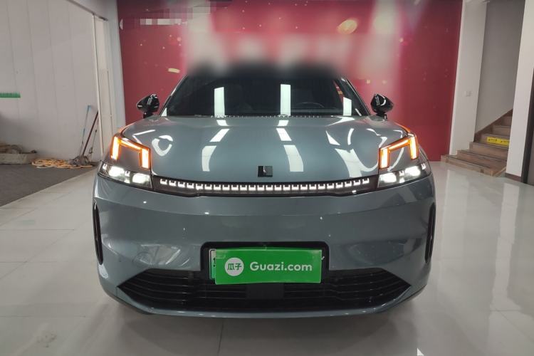 Used Lynk & Co 08 EM-P 2025 220 km All-Wheel-Drive Performance Halo
