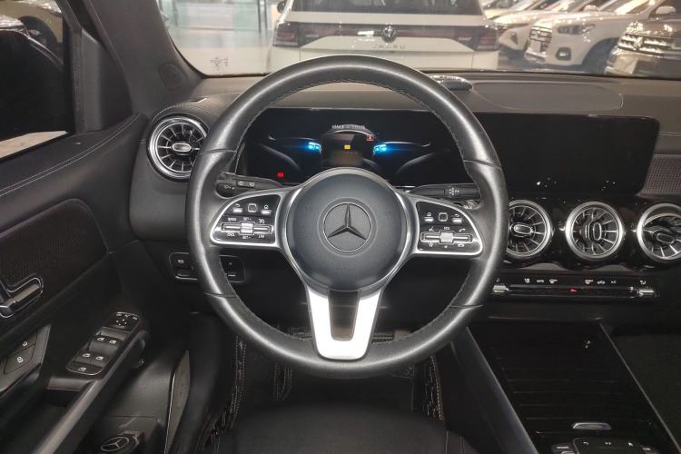 Used Mercedes-Benz GLB 2021 GLB 200 Dynamic Edition Steering Wheel