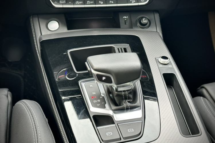 Used Audi Q5L 2022 Updated 45T Luxury Dynamic Version
