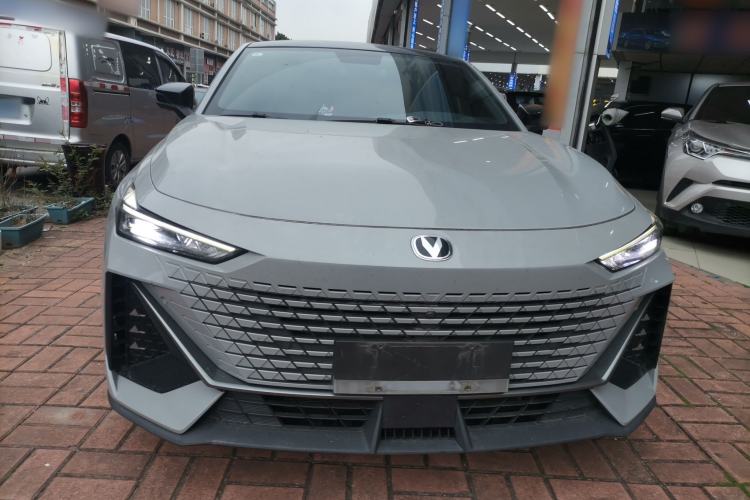 Used CHANGAN UNI-V 2022 1.5T Prestige Version
