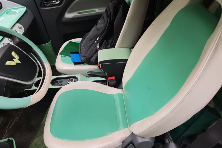 Used Wuling Hongguang MINIEV 2021 Macaron Sandwich Model 120 km Lithium Iron Phosphate Left Front Seat