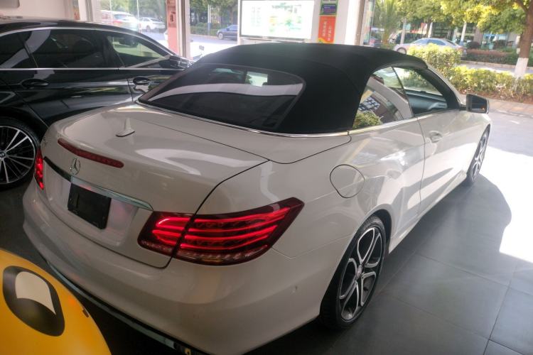 Used Mercedes-Benz E-Class 2014 E 260 Convertible Coupe Rear Right 45 Deg