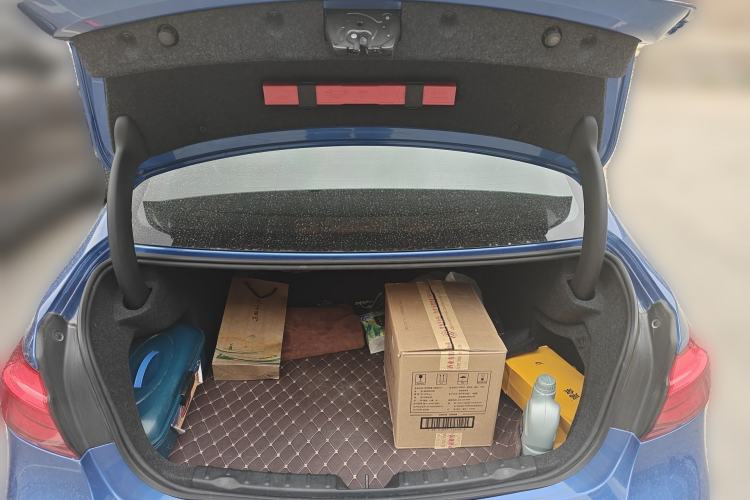 Used BMW 3 Series 2018 320i M Sport Package Trunk