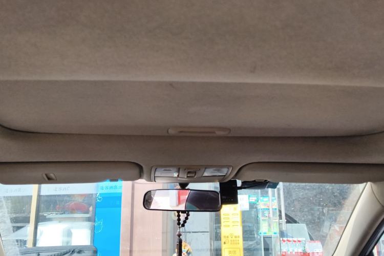 Used Hyundai Verna (older generation) 2010 Sedan 1.4L Automatic Fashionable GT Model Headliner